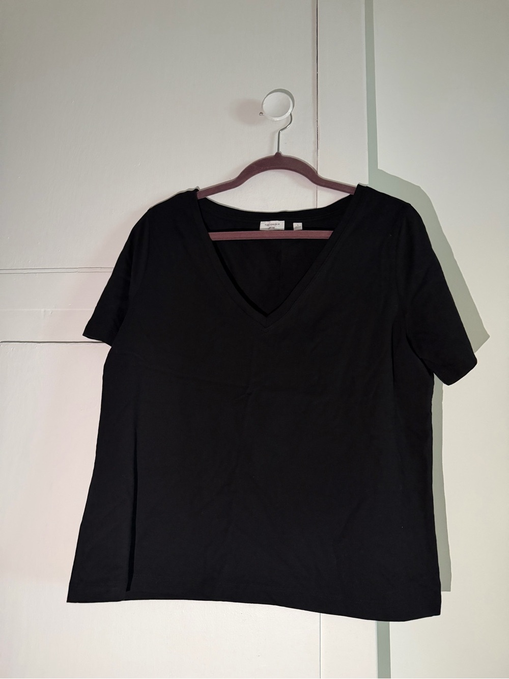 Aritzia Black V-Neck Short Sleeve Tee